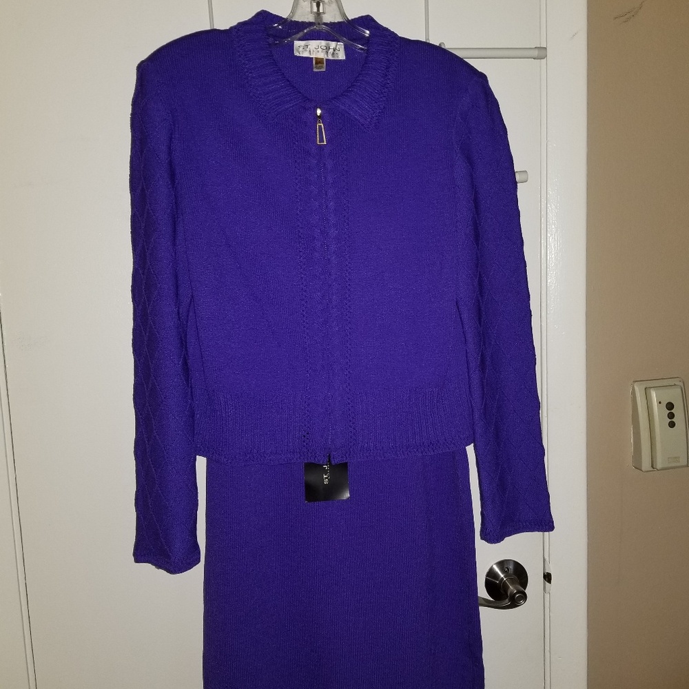 Suit Top size 4, bottom size 2 NWT.